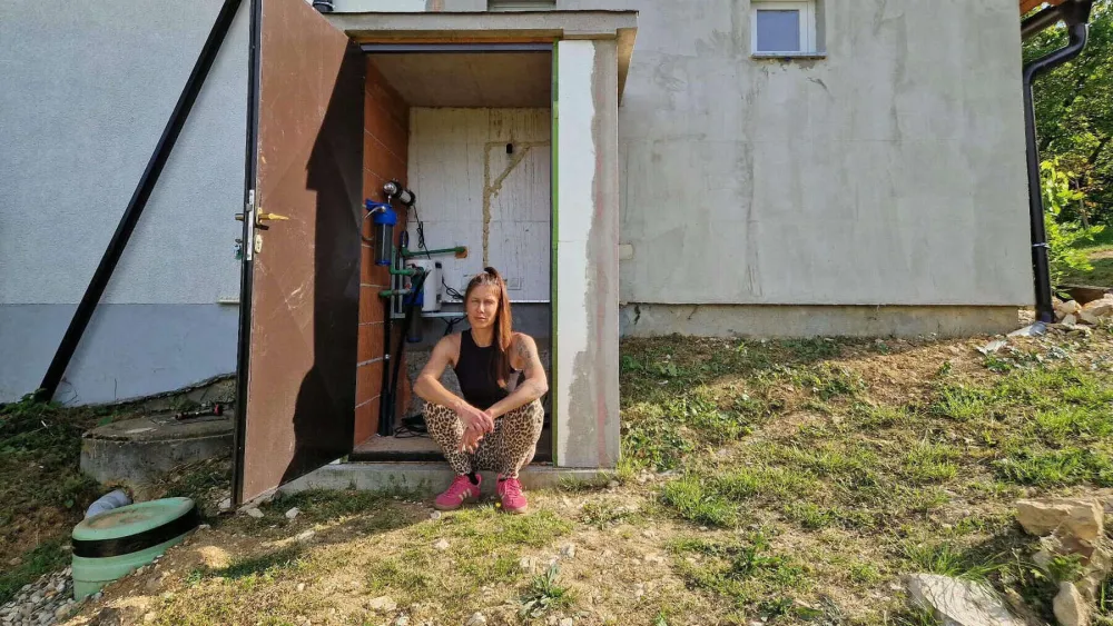 Iva Hanzen, off grid život na selu