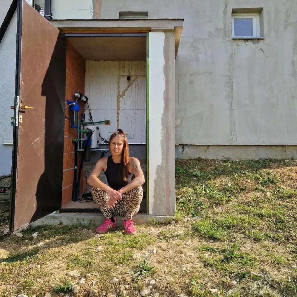 Iva Hanzen, off grid život na selu