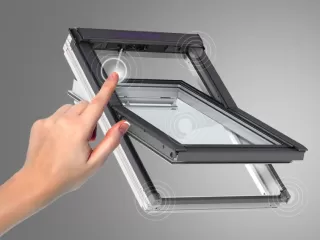 Velux krovni prozor s dvostrukim ovjesom