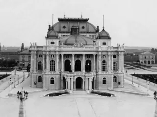 Zgrada HNK u Zagrebu netom sagrađena 1985. godine