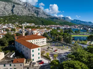 Sveučilište u Makarskoj, obnovljena zgrada