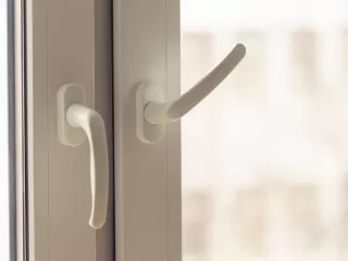 PVC prozor