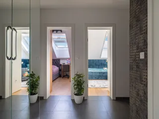 Stan u potkrovlju, VELUX krovni prozori i zaštita od sunca