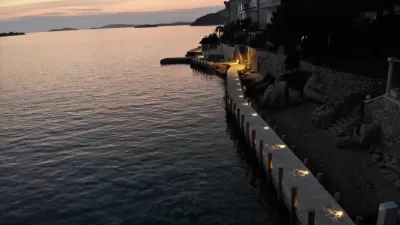 Šetnica Tribunj noću