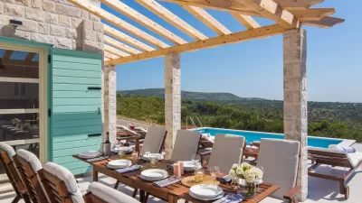 Kuća za odmor s bazenom u Primoštenu