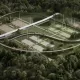 Sportsko-rekreativna zona sa odignutom šetnicom na jugu naselja