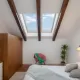 U sobama su postavljeni Velux krovni prozori
