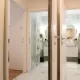 Veliko ogledalo u hodniku