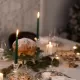 Blagdanska dekoracija stola s Moel stolnjakom i ubrusom