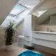 Kupaonica u potkrovlju s krovnim prozorom  VELUX